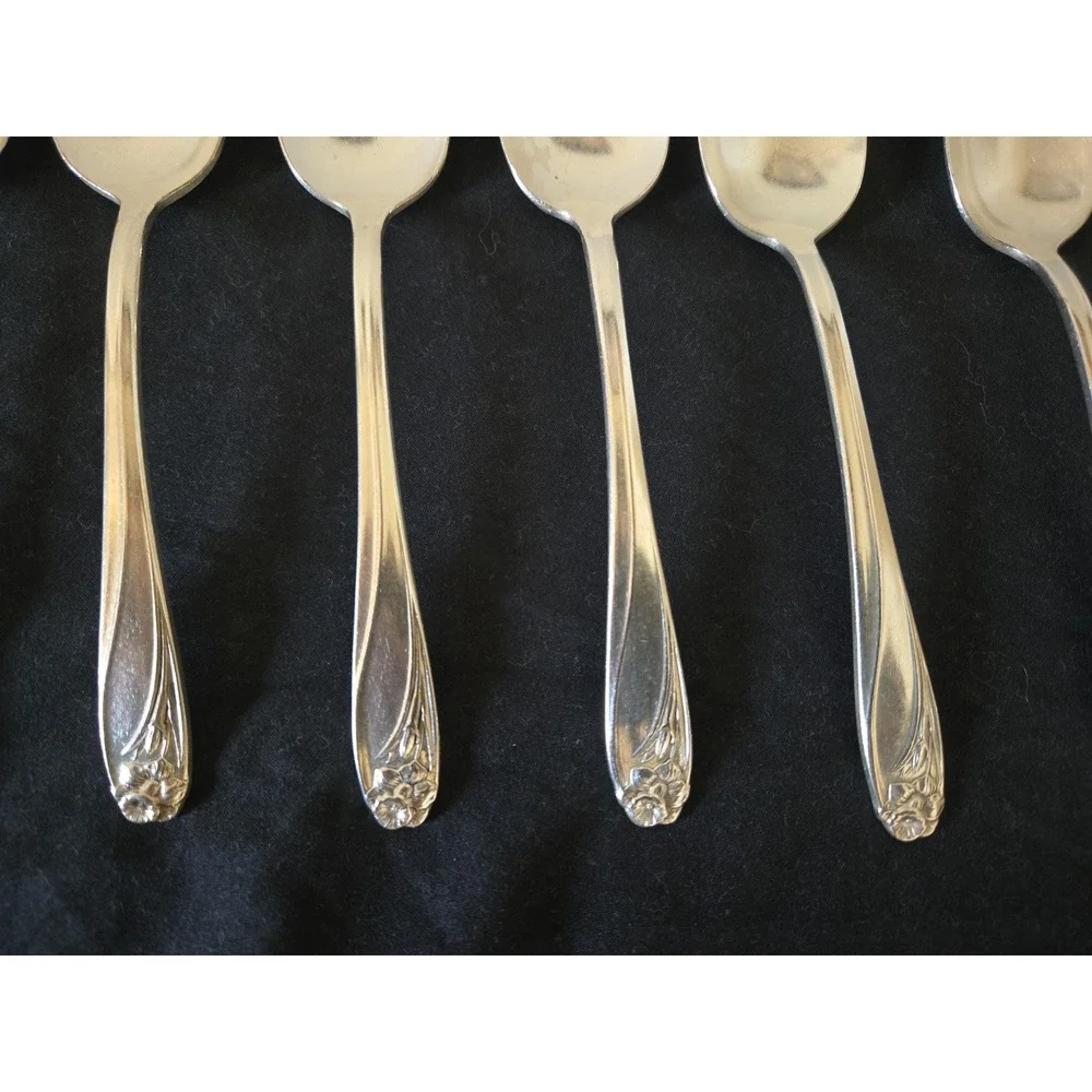 Vintage 1847 Rogers Bros IS Daffodil Set of 7 Teaspoons Flatware Silverware